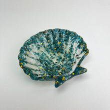 Load image into Gallery viewer, Orgonite | Shell Dish | 110mm