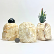 Load image into Gallery viewer, Crystal Base Stand | 4"-5"