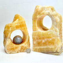 Load image into Gallery viewer, Crystal Base Hole Stand