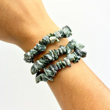 Load image into Gallery viewer, Crystal Chip Bracelets