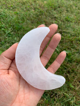 Load image into Gallery viewer, *Selenite Moon | 10 cm | Morocco