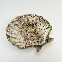 Load image into Gallery viewer, Orgonite | Shell Dish | 110mm
