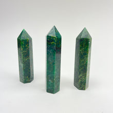 Load image into Gallery viewer, Emerald | Polished Points | 90mm
