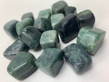 Load image into Gallery viewer, Jade KILO tumbled 20mm - Pakistan
