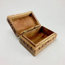 Load image into Gallery viewer, Deep Carved Sunflower Wooden Crystal Box
