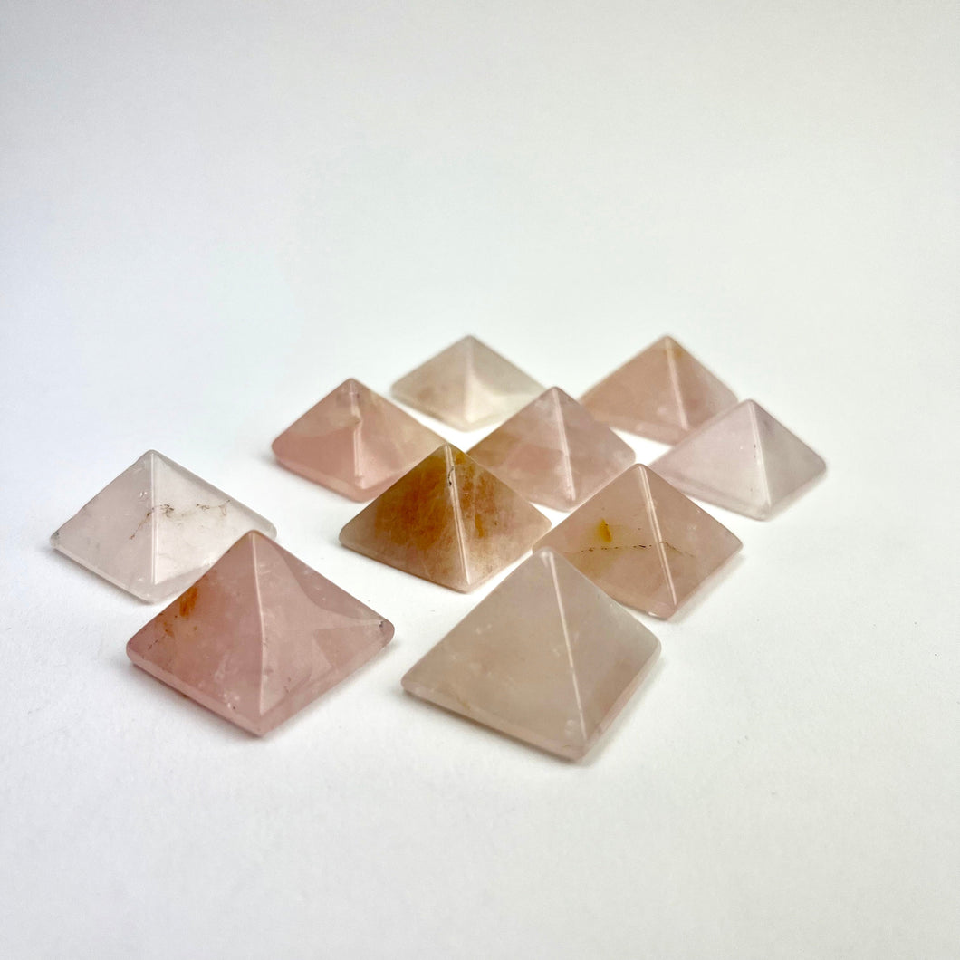 *Rose Quartz | Pyramid | 25-30mm