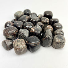 Load image into Gallery viewer, Garnet | Tumbled | 20-30mm | India
