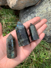 Load image into Gallery viewer, Labradorite Standing Points
