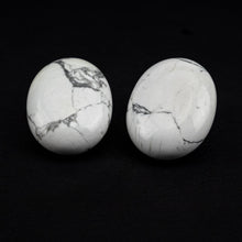 Load image into Gallery viewer, White Howlite Palmstone
